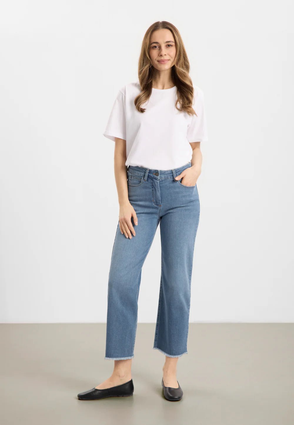 Amelia raw straight cropped - Washed blue denim - Many Colors