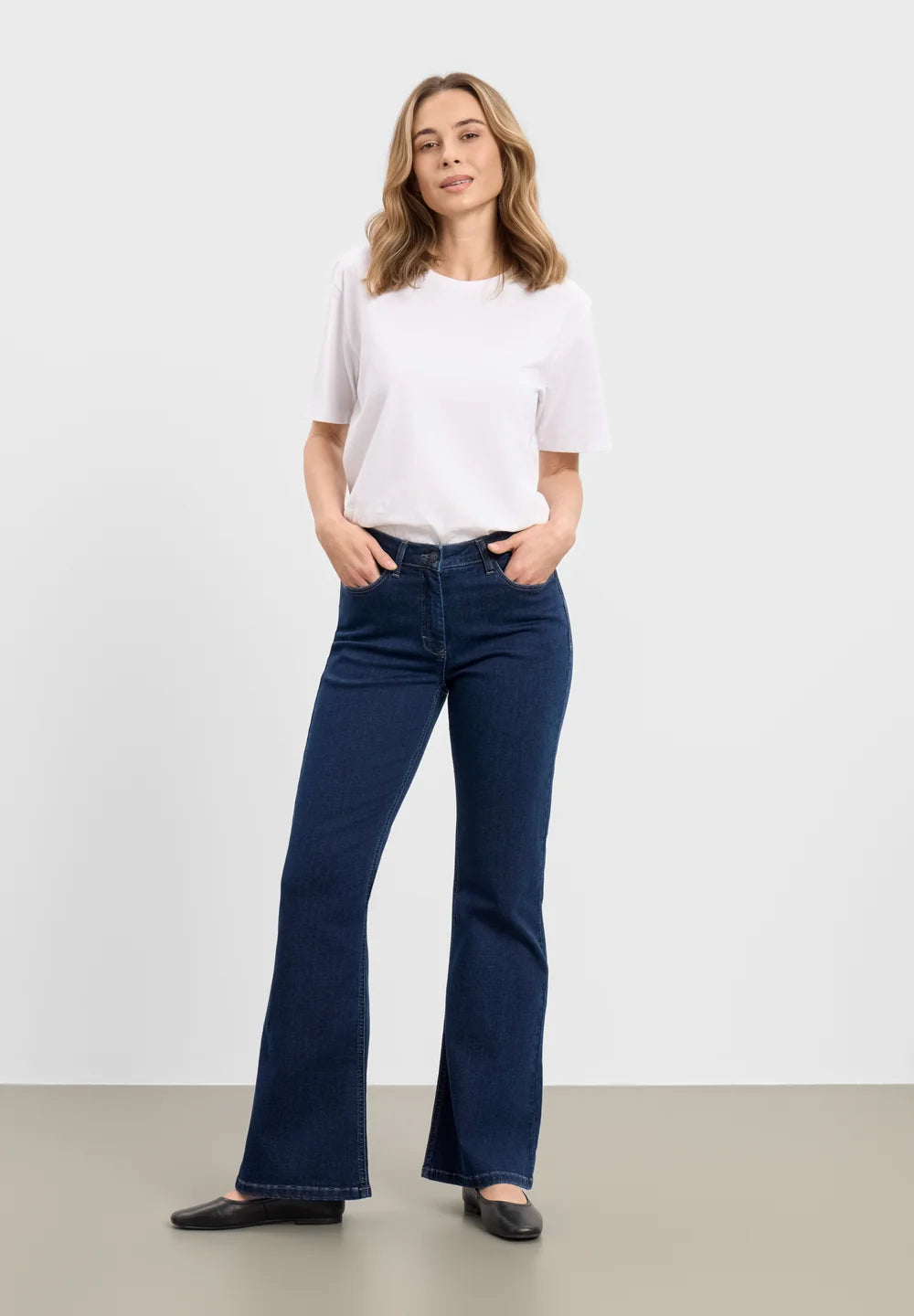 Charlotte flare regular ML - mørk blå denim