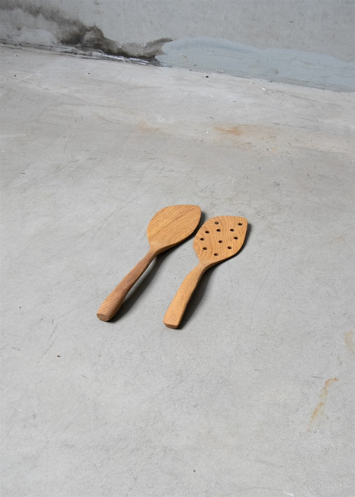 Eik stekespade med huller - L 27 cm - Many Colors