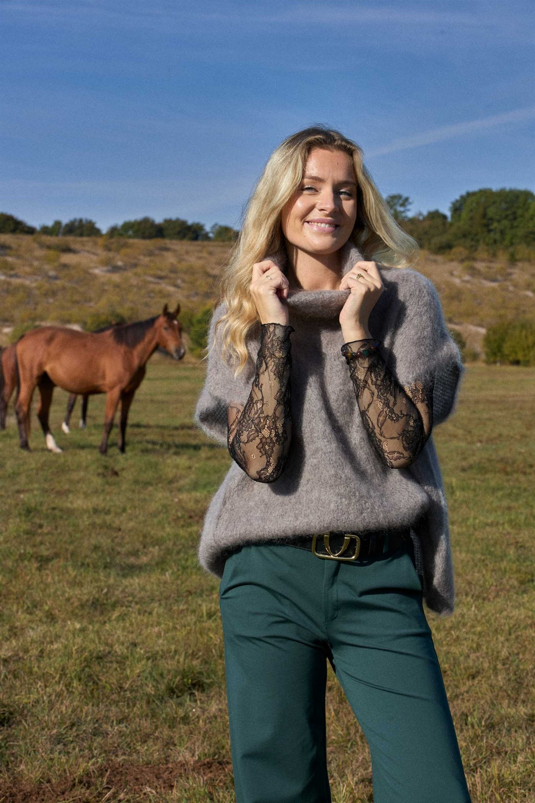 Lara blondebluse - svart - Many Colors