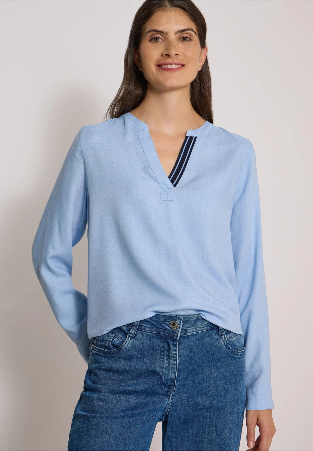 Melange v hals bluse - blå - Many Colors
