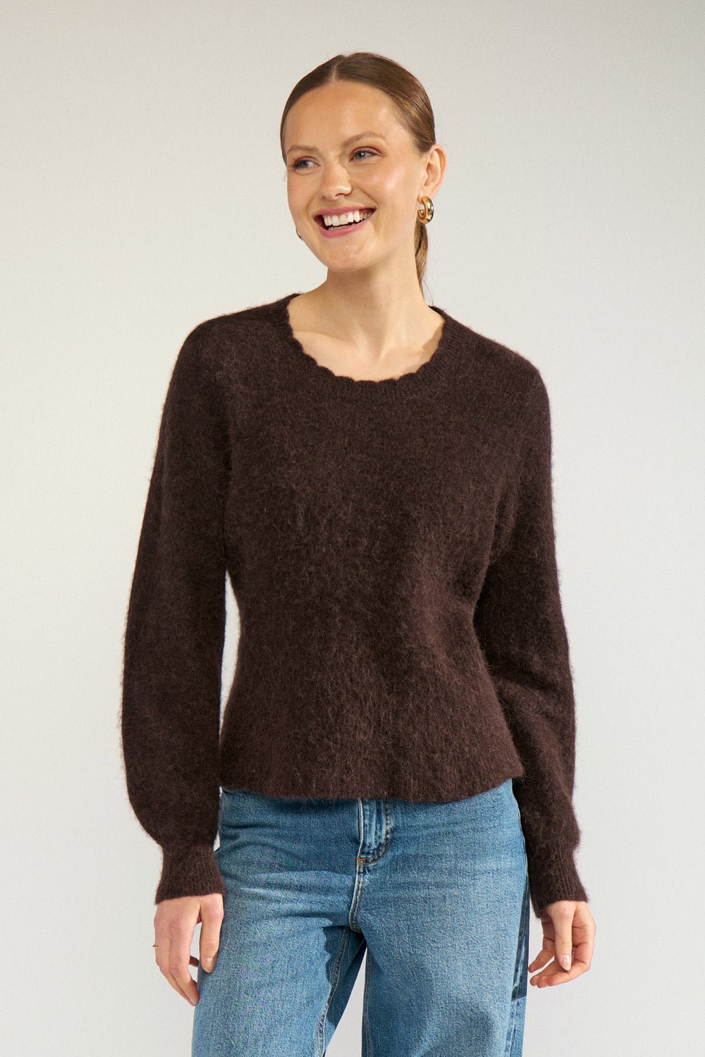 Nusuri peplum genser - black coffee - Many Colors