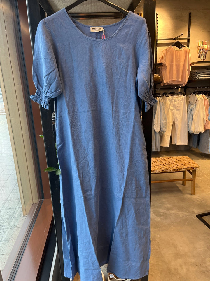 Sandnes kjole i 100% lin - denim - Makeløs - Many Colors