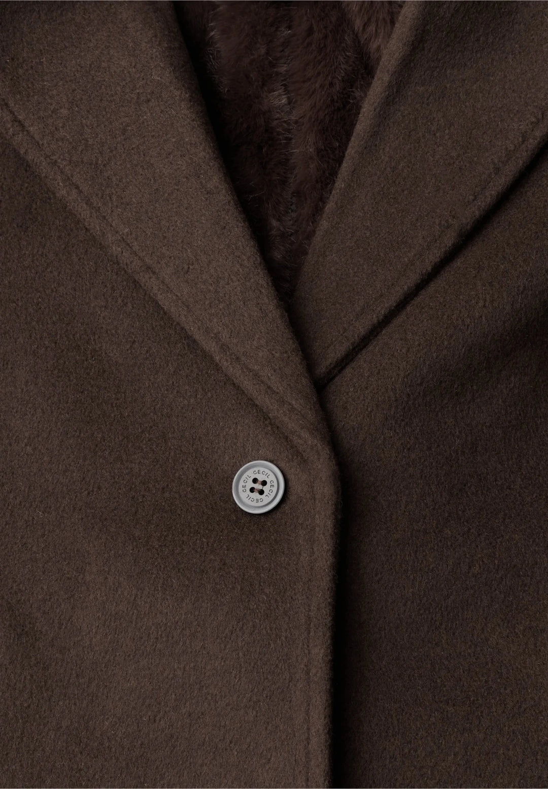 Wool revers coat w. Fur - Many Colors