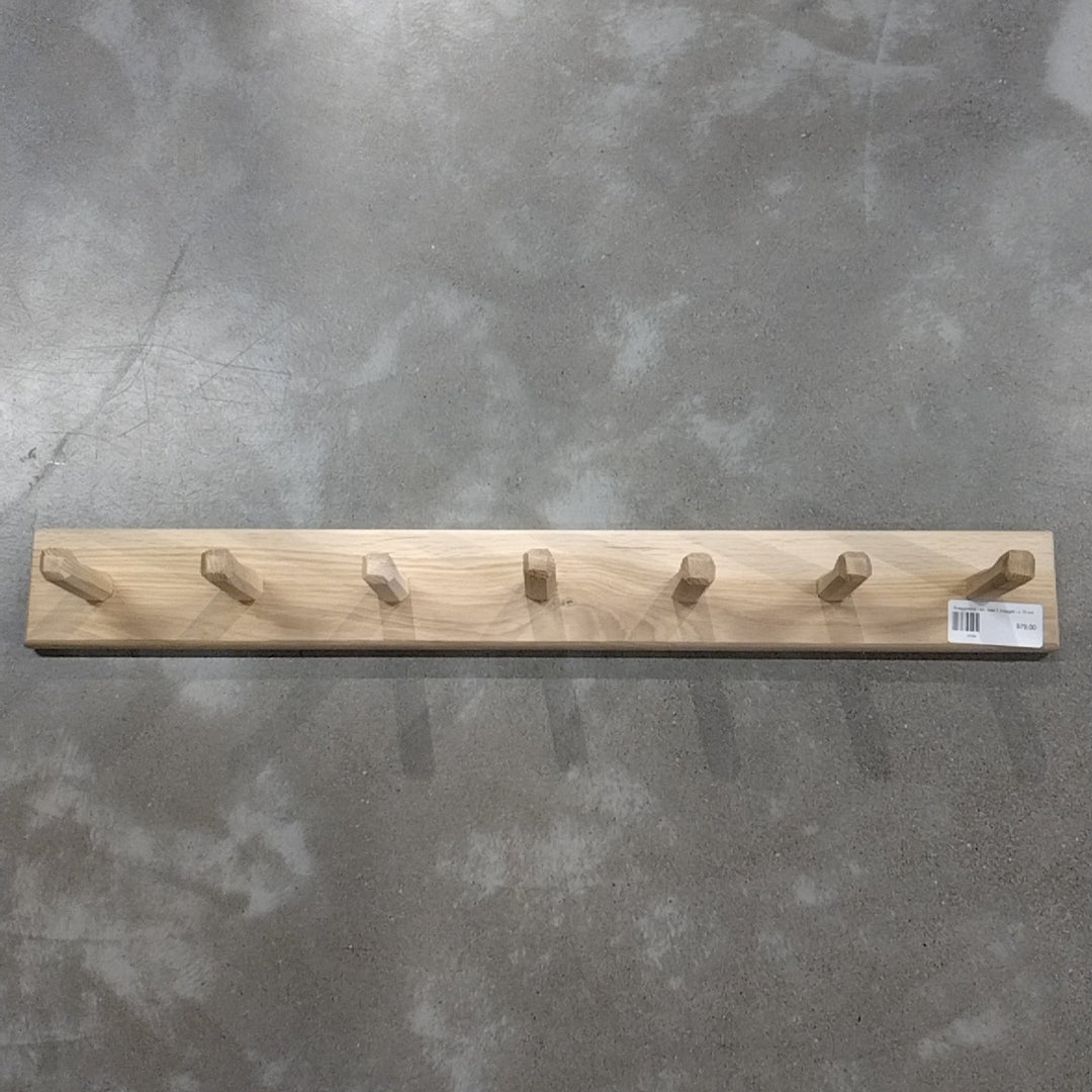 Many-Colors-Unike-Design-Knagger-og-knaggrekker-Knaggrekke-i-eik-med-7-knagger-L-70-cm
