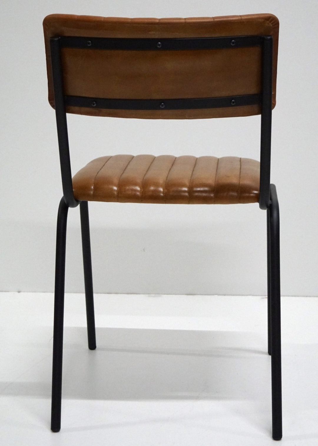 Many-Colors-Trademark-Spisebordstoler-og-loungestoler-Spisebordsstol-med-skinnsete